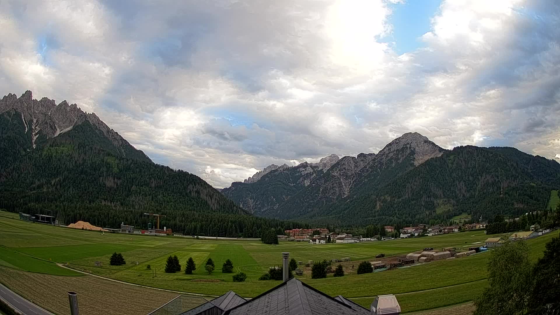 Webcam Toblach Dolomites – View from Hotel Rosengarten