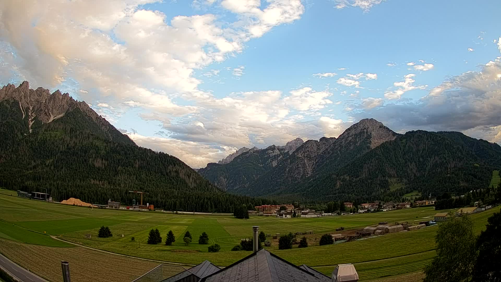 Webcam Toblach Dolomites – View from Hotel Rosengarten