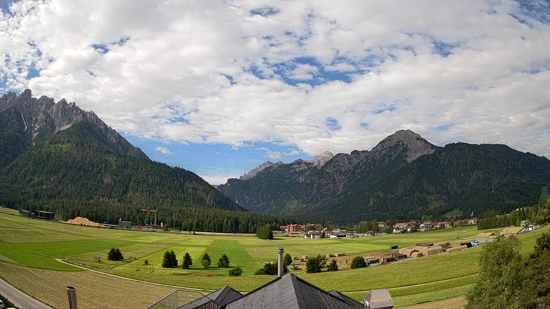Webcam Toblach Dolomites – View from Hotel Rosengarten