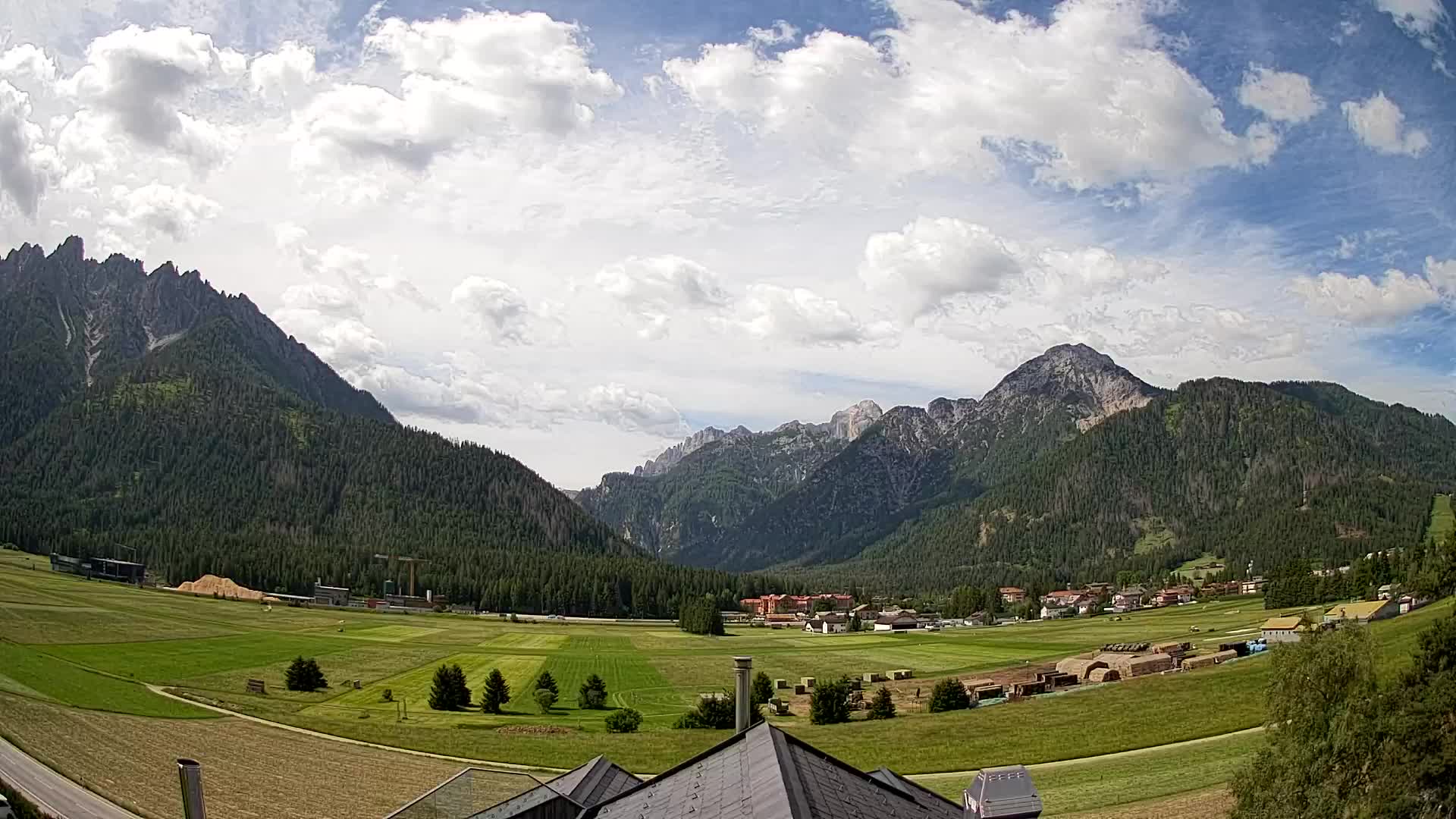 Spletna kamera Toblach Dolomiti – Pogled iz hotela Rosengarten