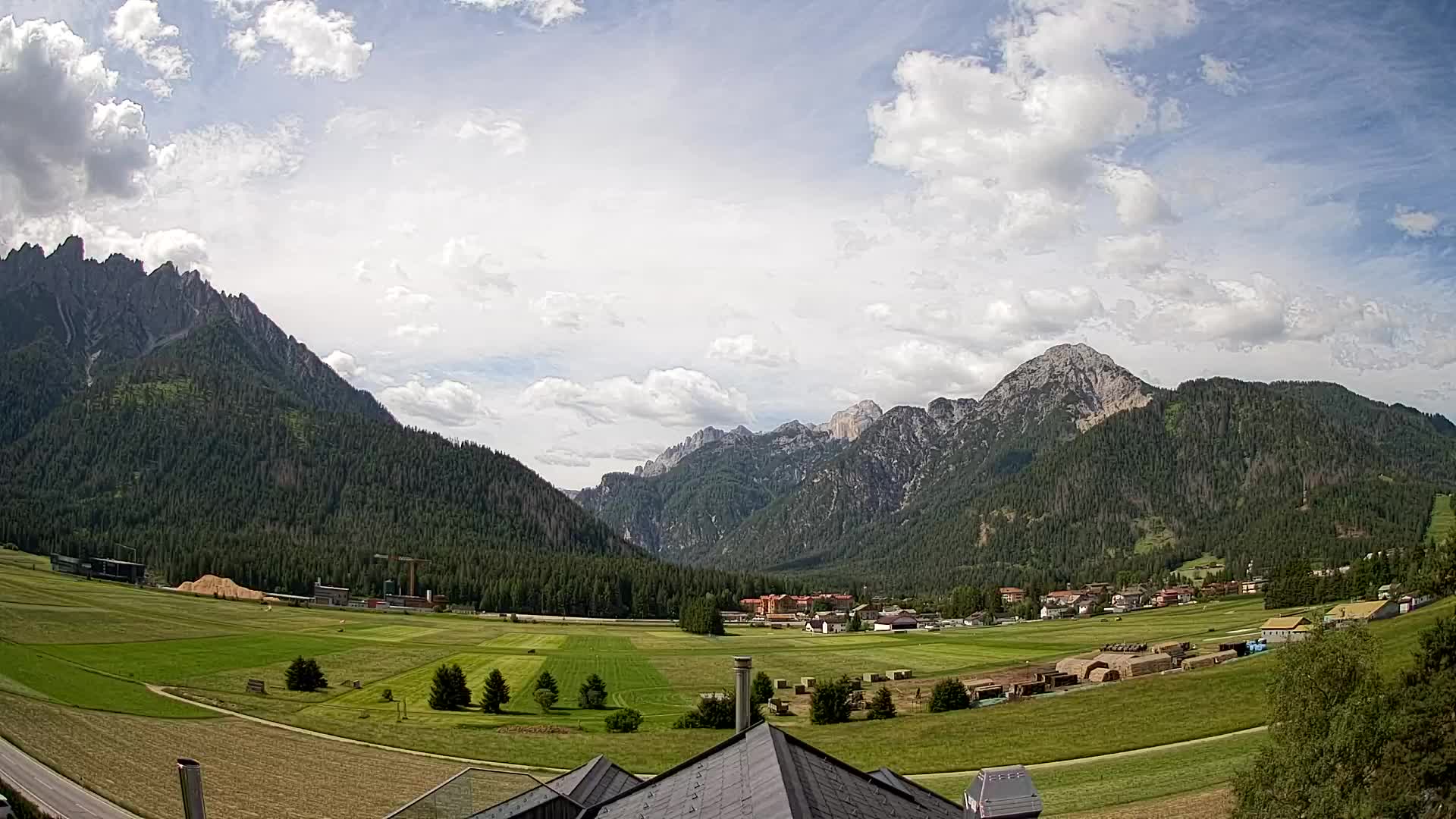 Web kamera Toblach Dolomiti – Pogled s Hotela Rosengarten