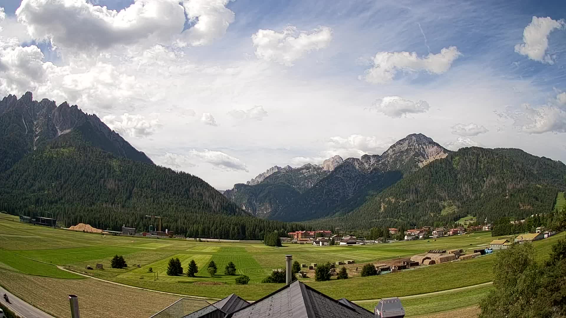 Webcam Toblach Dolomites – View from Hotel Rosengarten