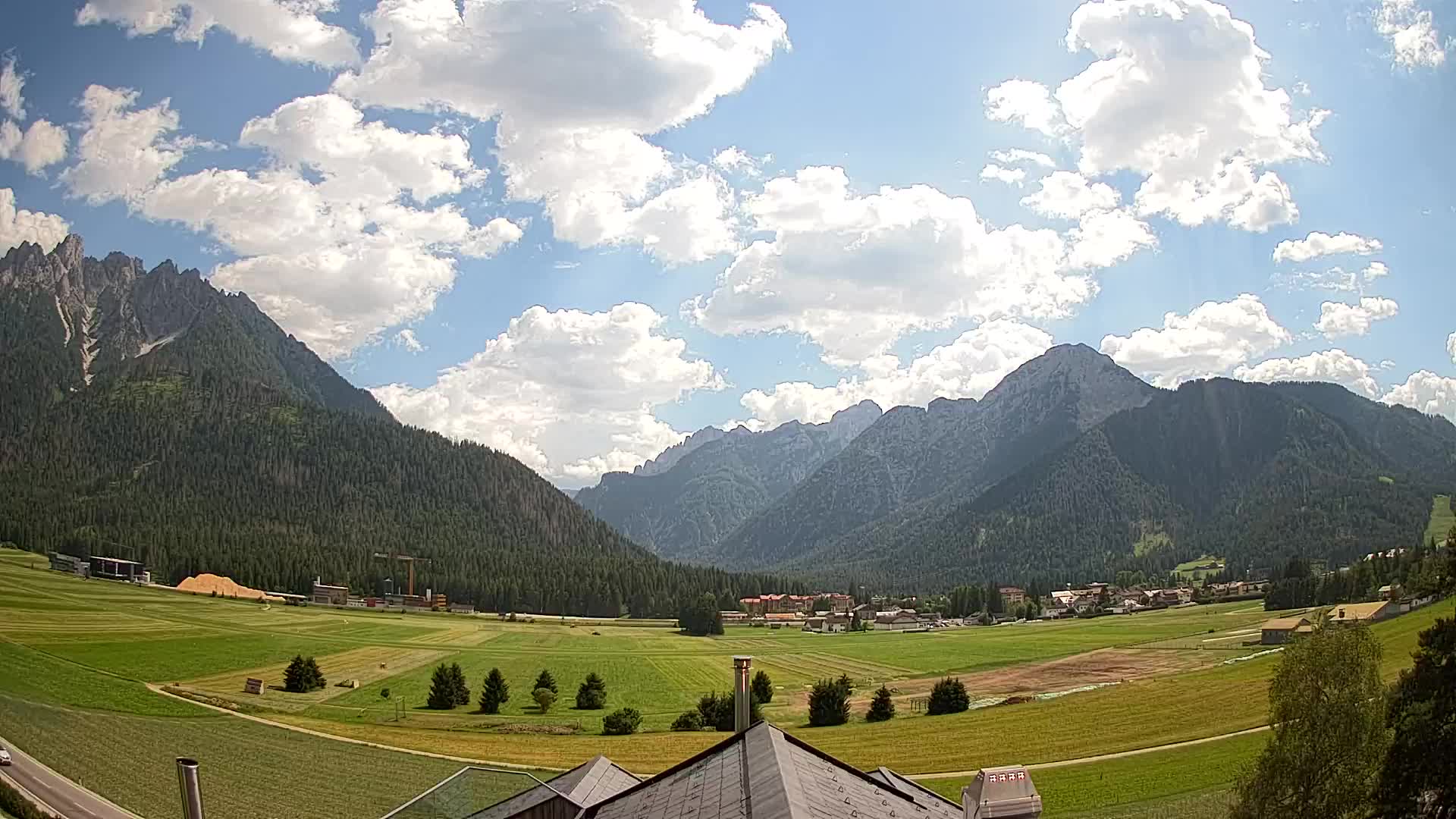 Web kamera Toblach Dolomiti – Pogled s Hotela Rosengarten