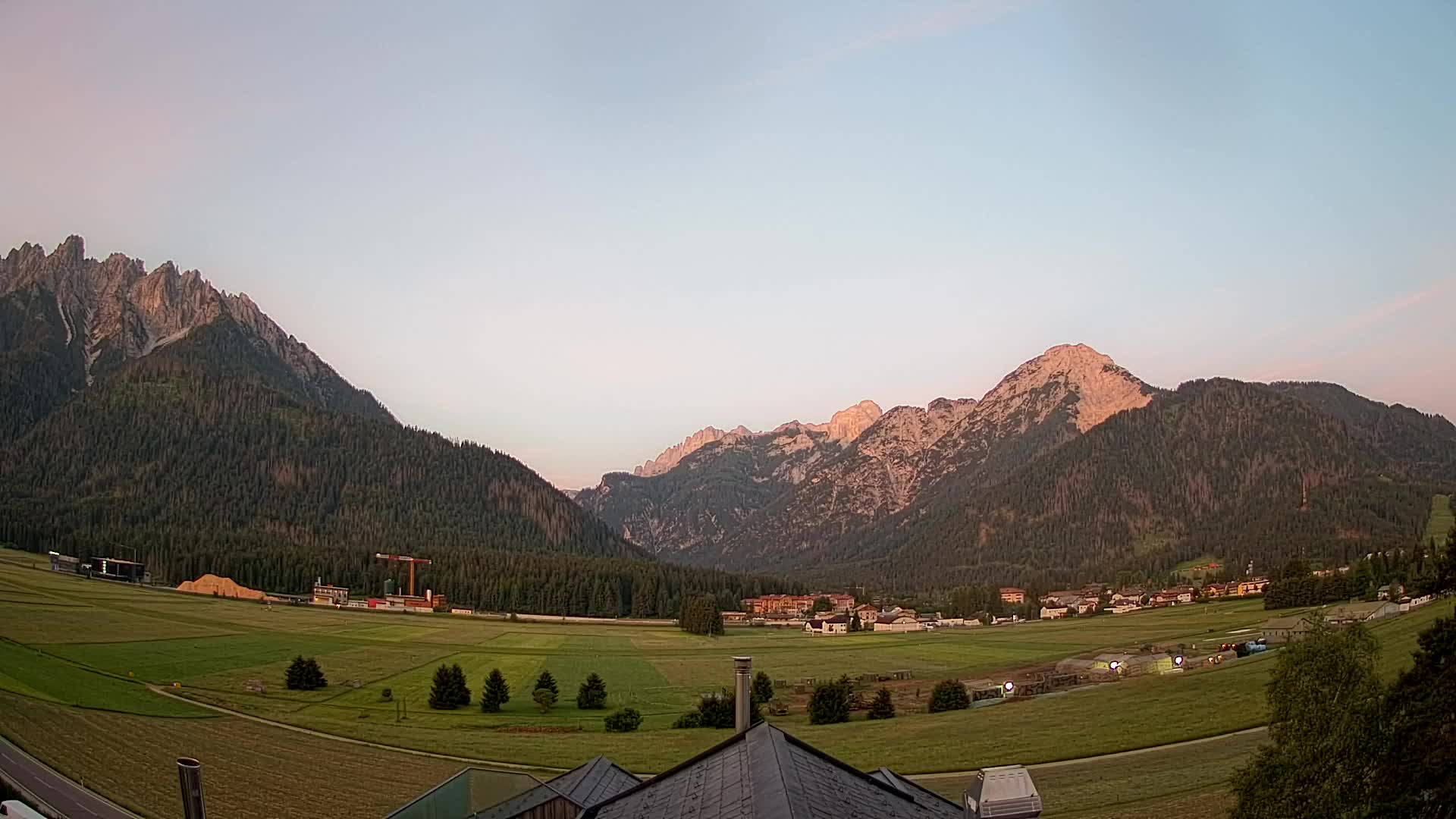 Spletna kamera Toblach Dolomiti – Pogled iz hotela Rosengarten