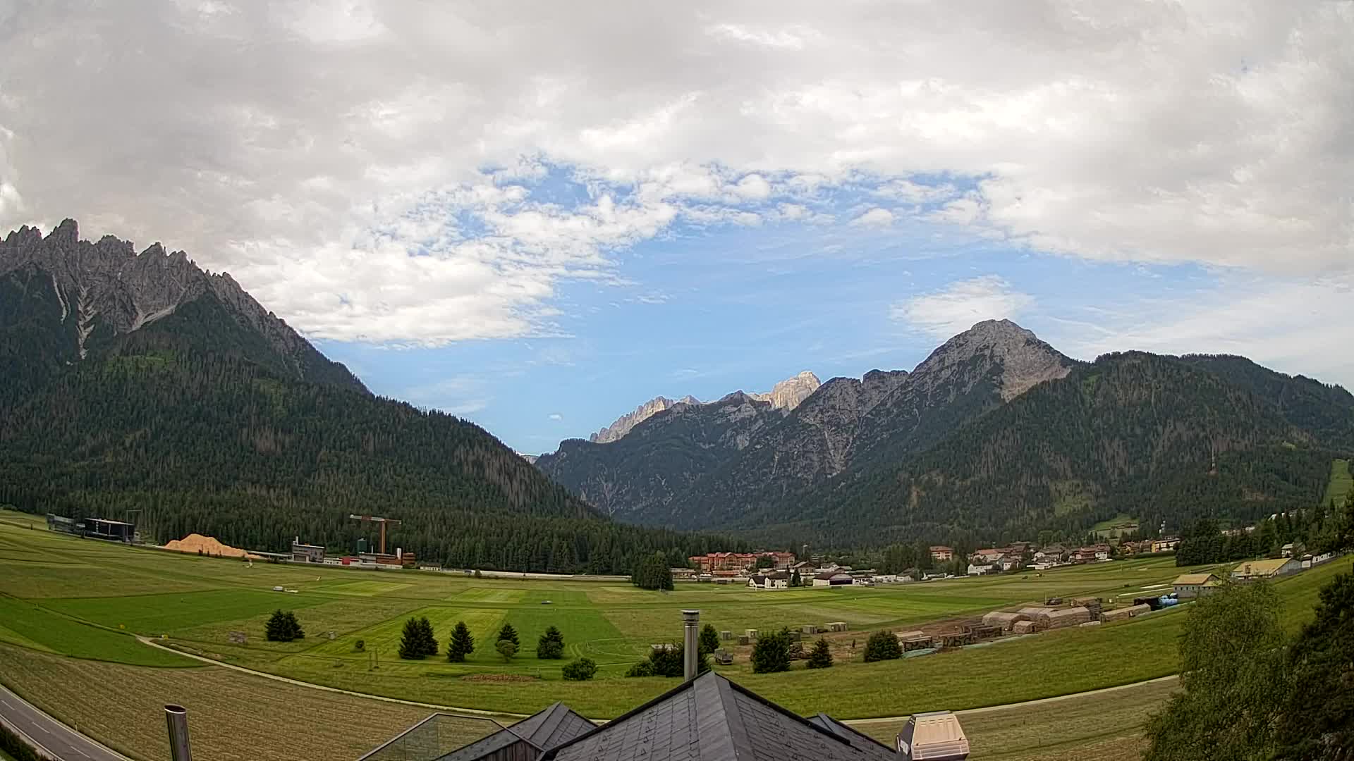 Webcam Toblach Dolomites – View from Hotel Rosengarten