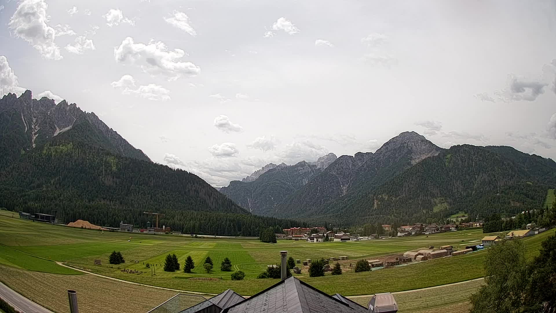 Webcam Toblach Dolomites – View from Hotel Rosengarten
