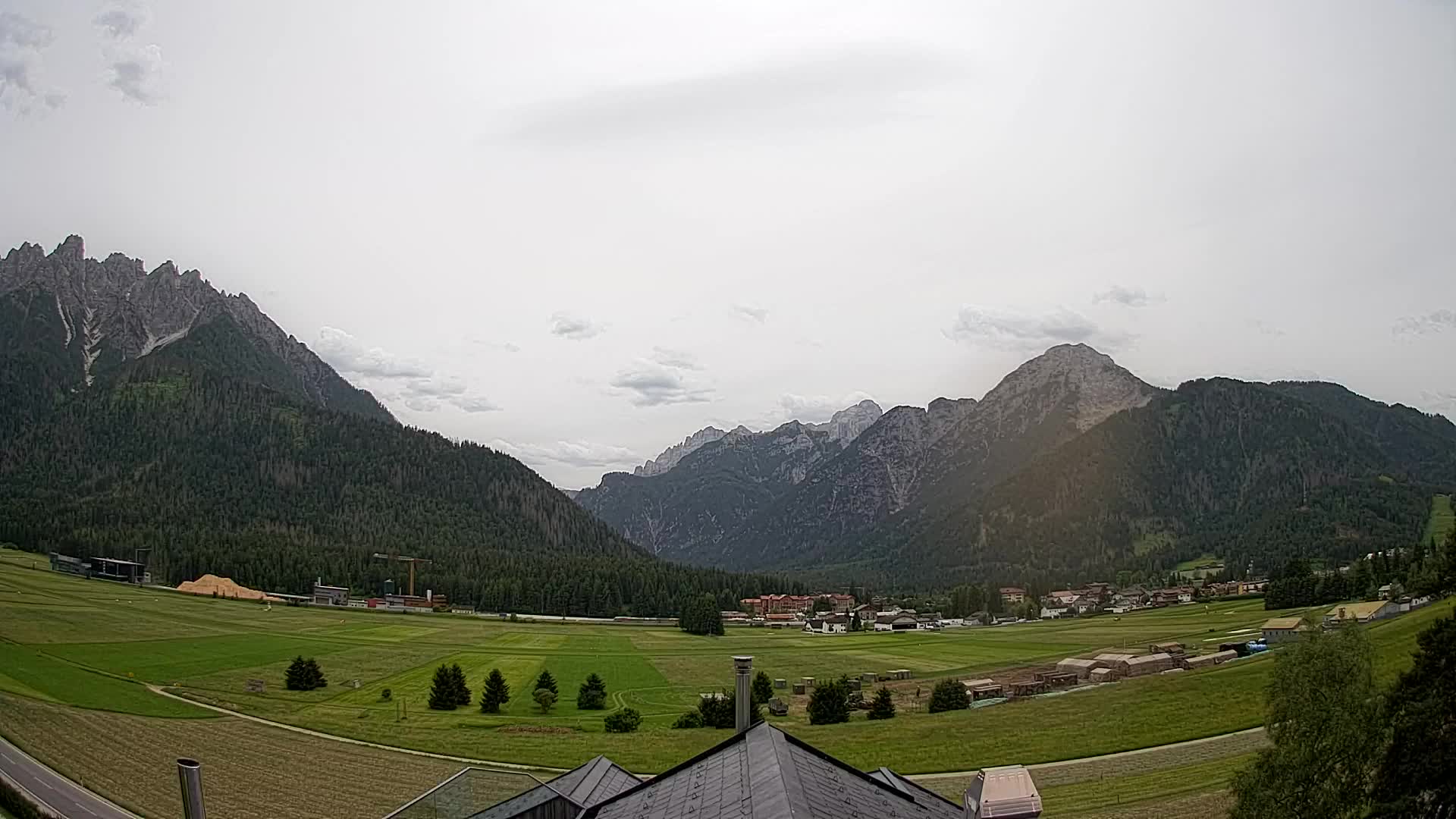Spletna kamera Toblach Dolomiti – Pogled iz hotela Rosengarten