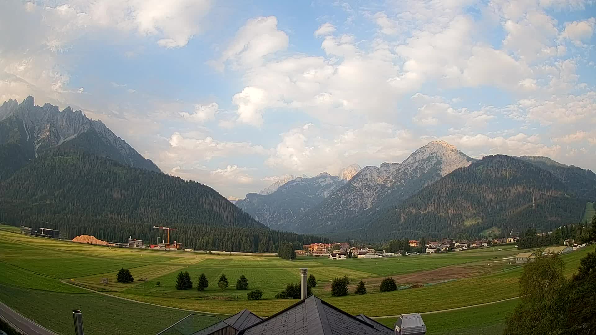Web kamera Toblach Dolomiti – Pogled s Hotela Rosengarten