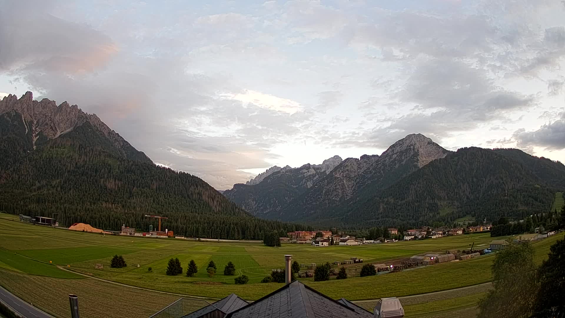 Web kamera Toblach Dolomiti – Pogled s Hotela Rosengarten