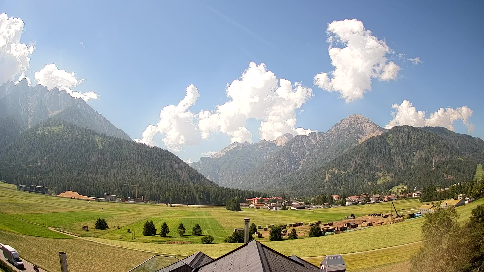 Webcam Toblach Dolomites – View from Hotel Rosengarten