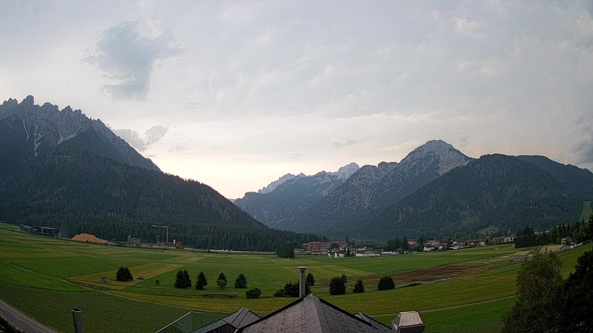 Spletna kamera Toblach Dolomiti – Pogled iz hotela Rosengarten