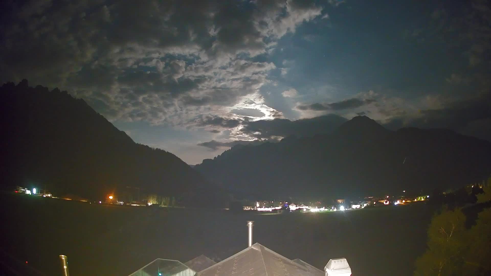 Web kamera Toblach Dolomiti – Pogled s Hotela Rosengarten