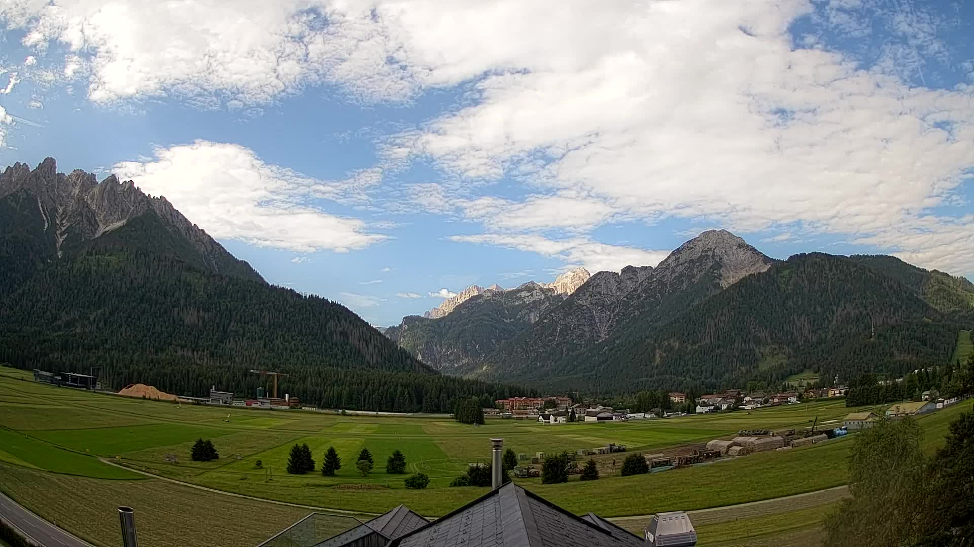Web kamera Toblach Dolomiti – Pogled s Hotela Rosengarten