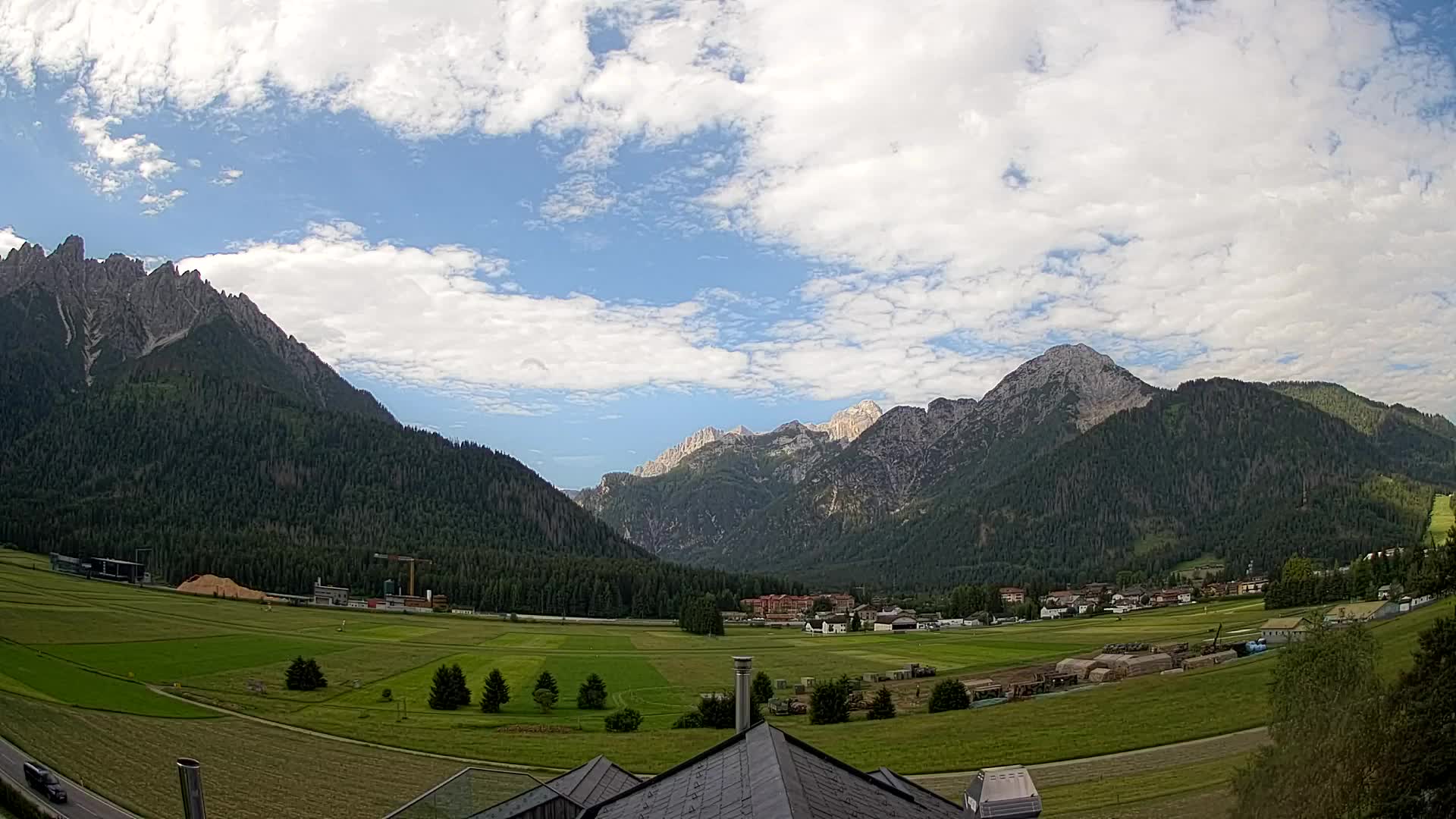Webcam Toblach Dolomites – View from Hotel Rosengarten