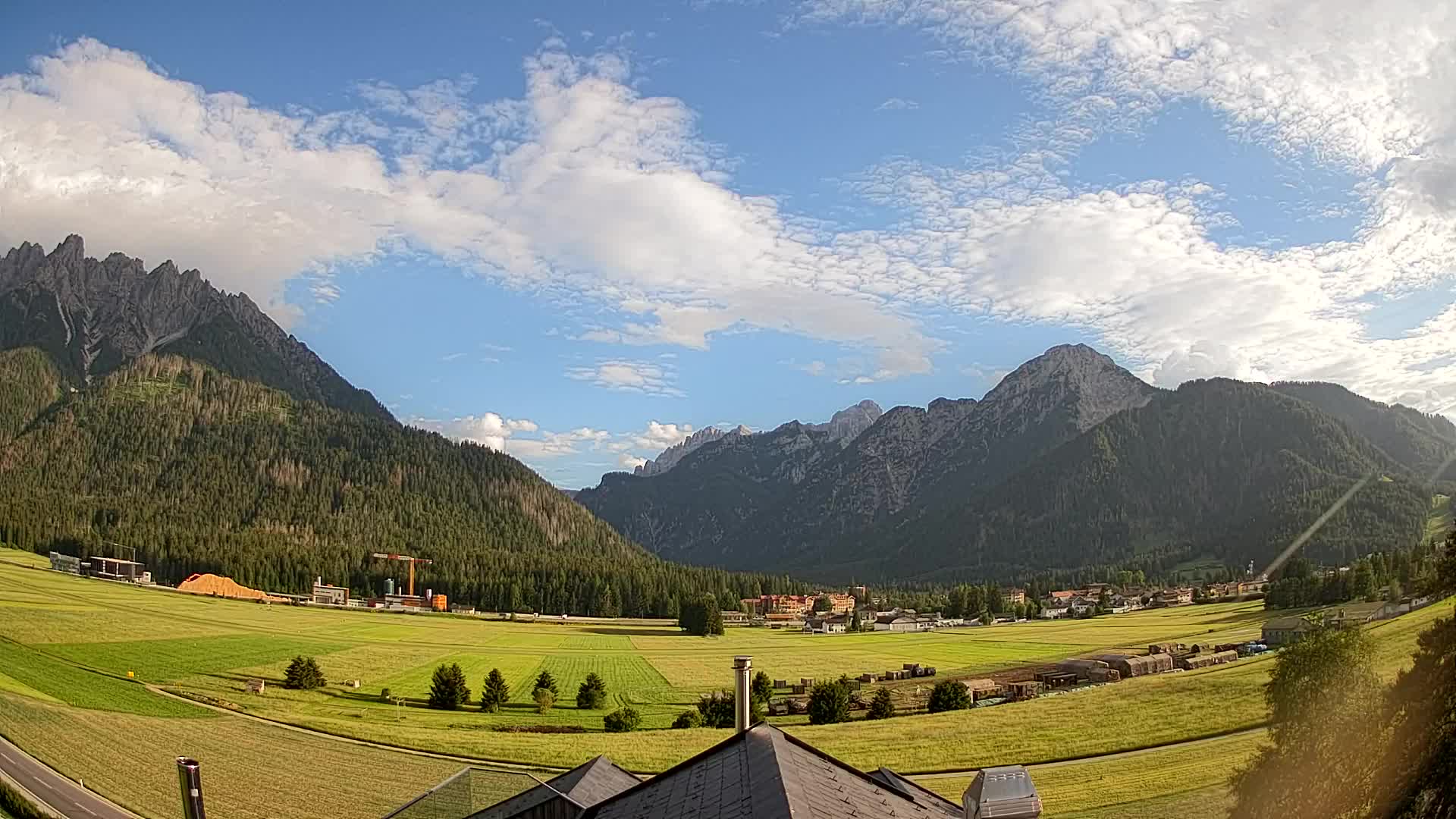Spletna kamera Toblach Dolomiti – Pogled iz hotela Rosengarten