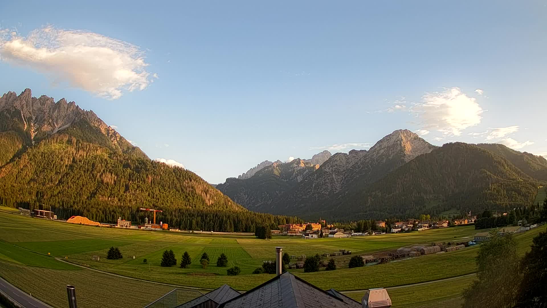 Webcam Toblach Dolomites – View from Hotel Rosengarten
