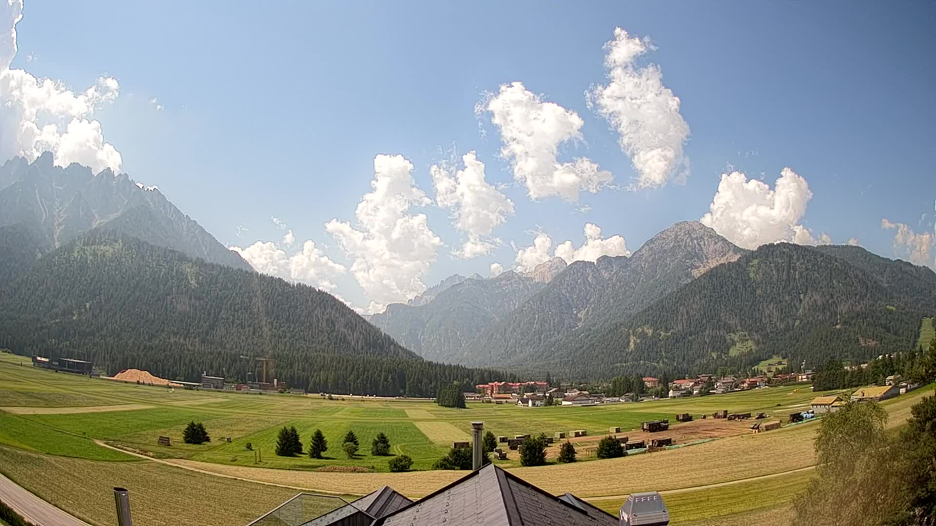 Webcam Toblach Dolomites – View from Hotel Rosengarten