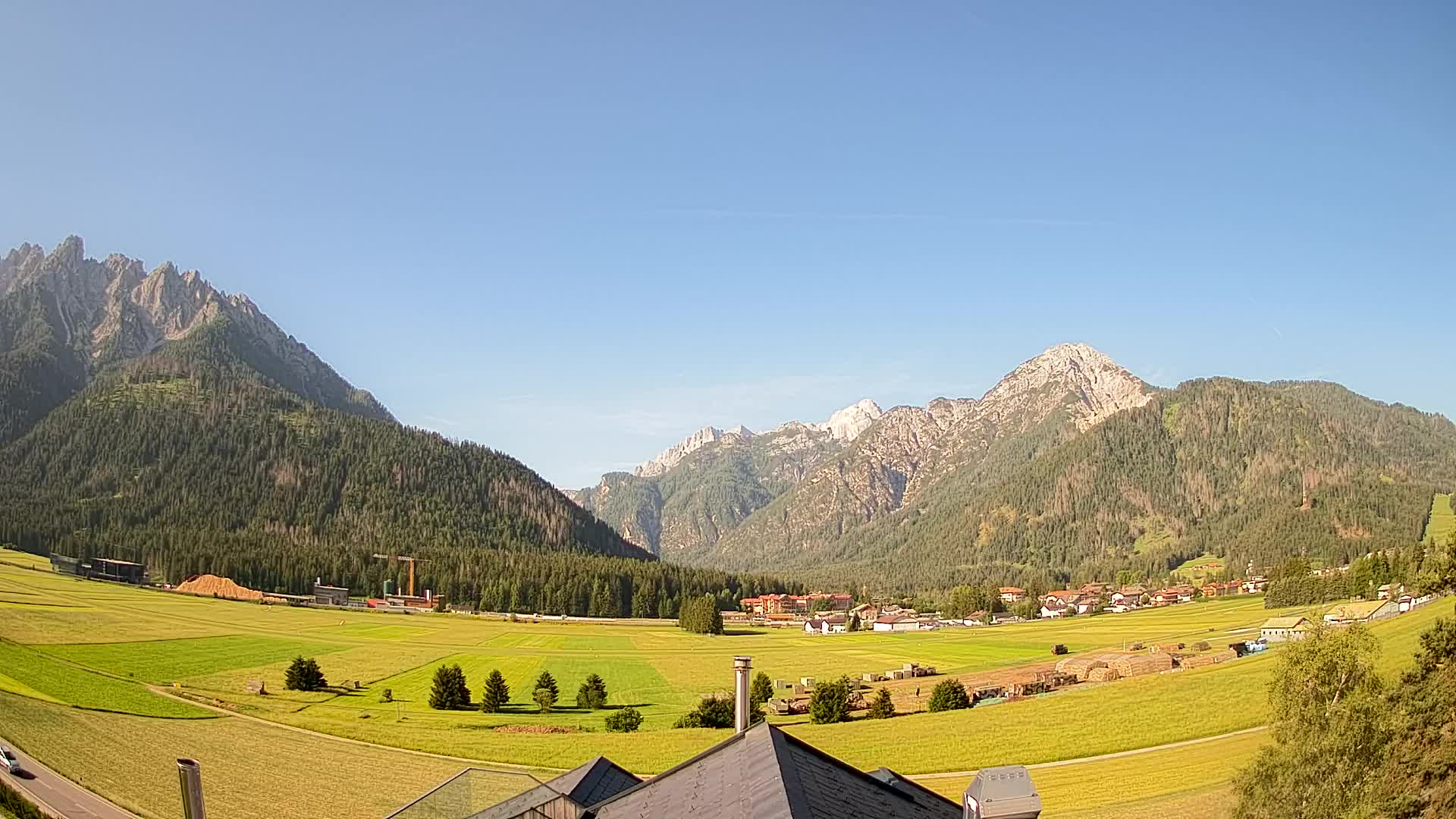 Spletna kamera Toblach Dolomiti – Pogled iz hotela Rosengarten
