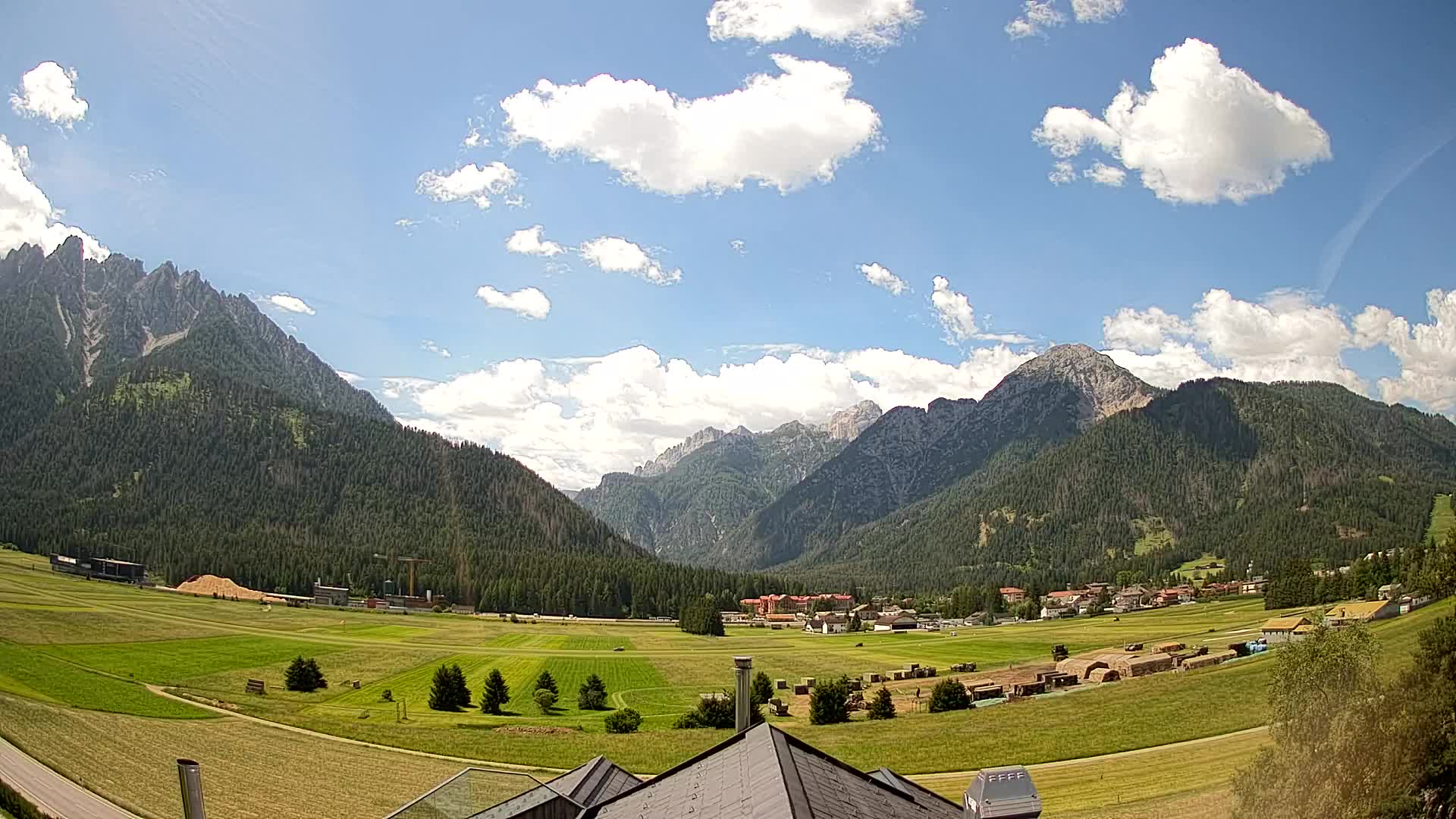 Webcam Toblach Dolomites – View from Hotel Rosengarten
