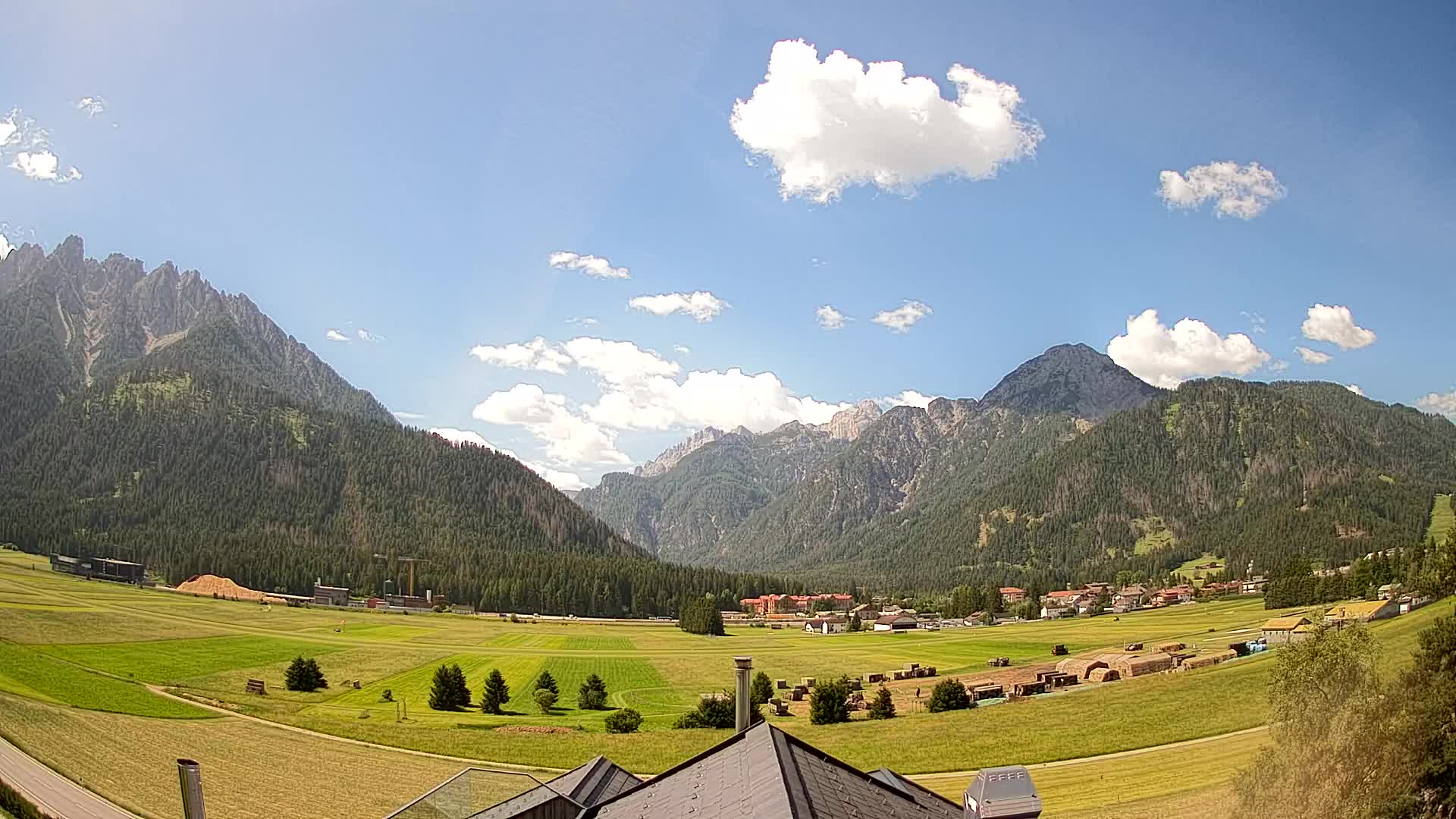 Webcam Toblach Dolomites – View from Hotel Rosengarten