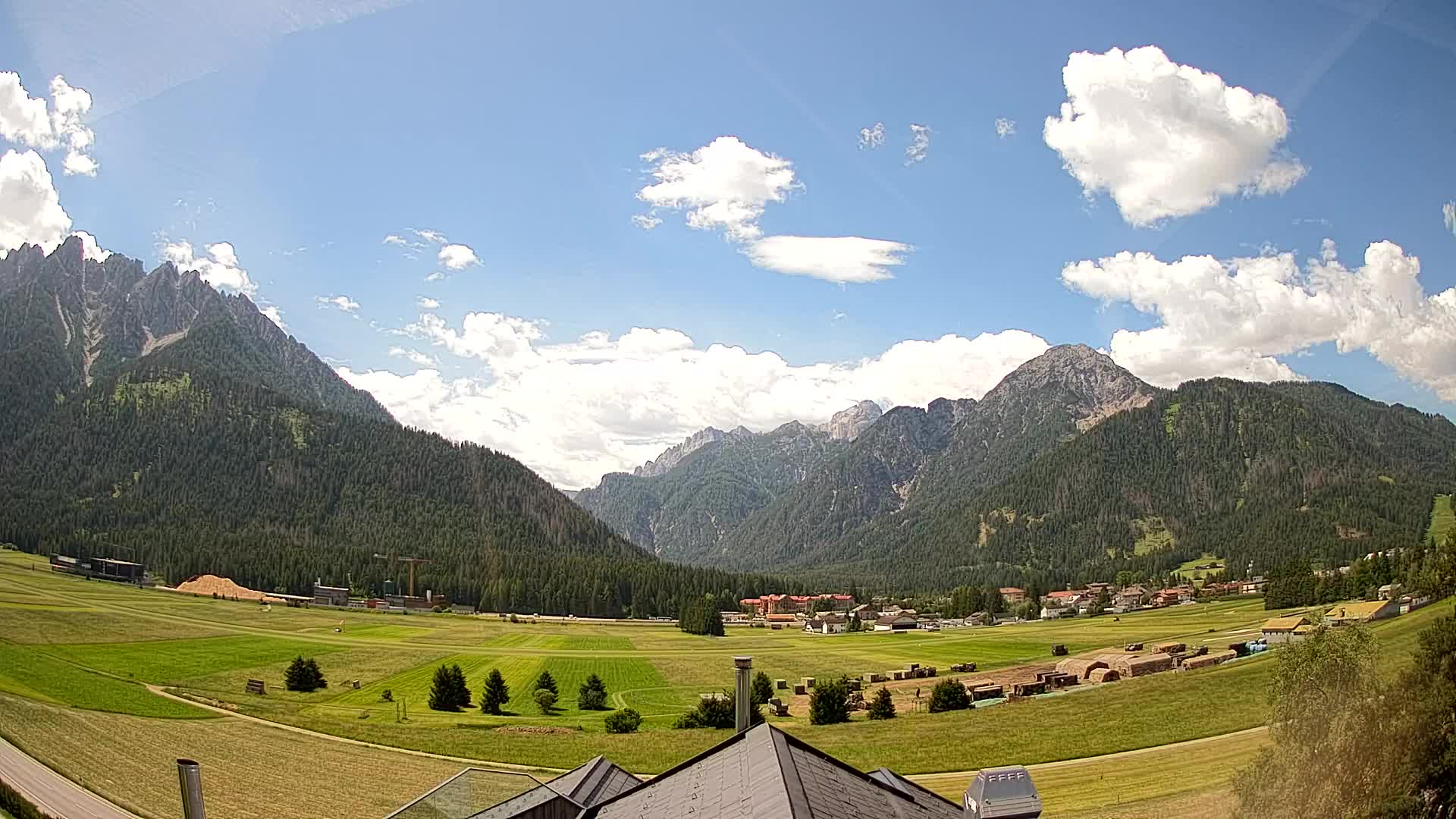 Spletna kamera Toblach Dolomiti – Pogled iz hotela Rosengarten