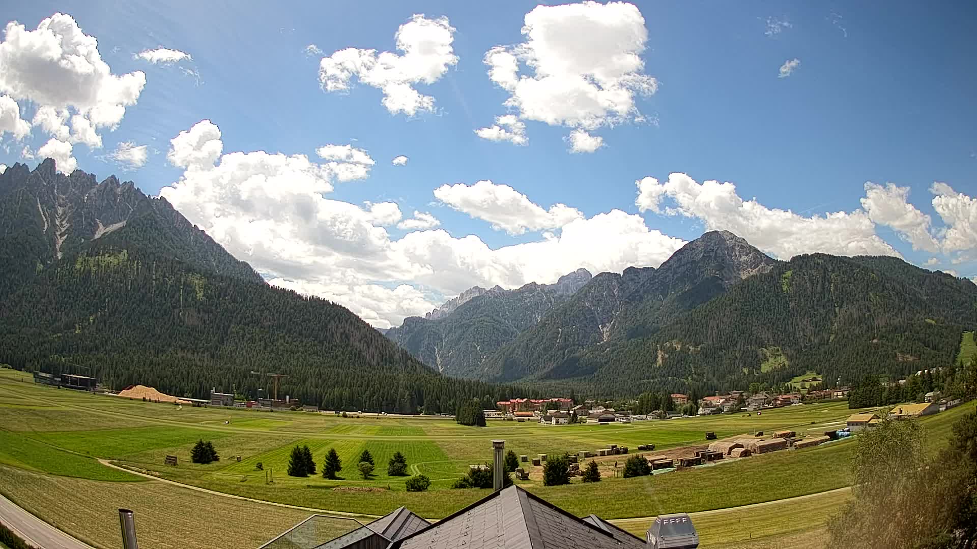 Webcam Toblach Dolomites – View from Hotel Rosengarten