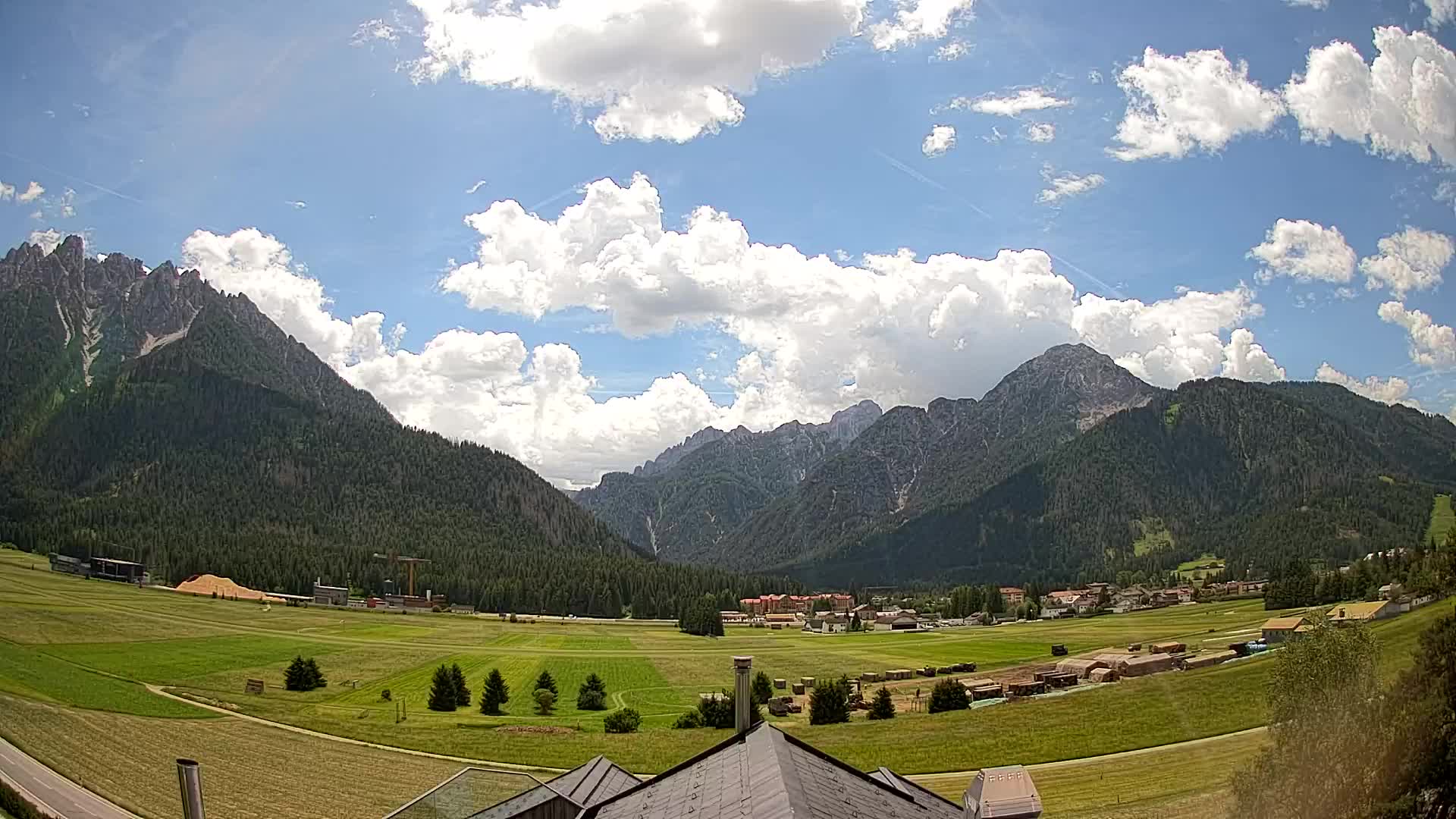 Spletna kamera Toblach Dolomiti – Pogled iz hotela Rosengarten