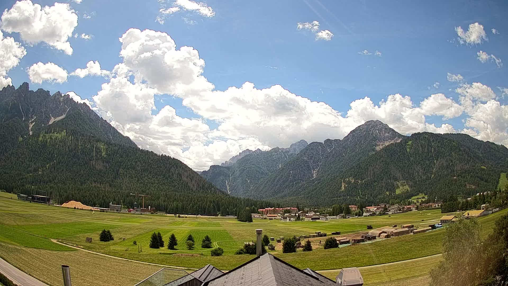 Webcam Toblach Dolomites – View from Hotel Rosengarten