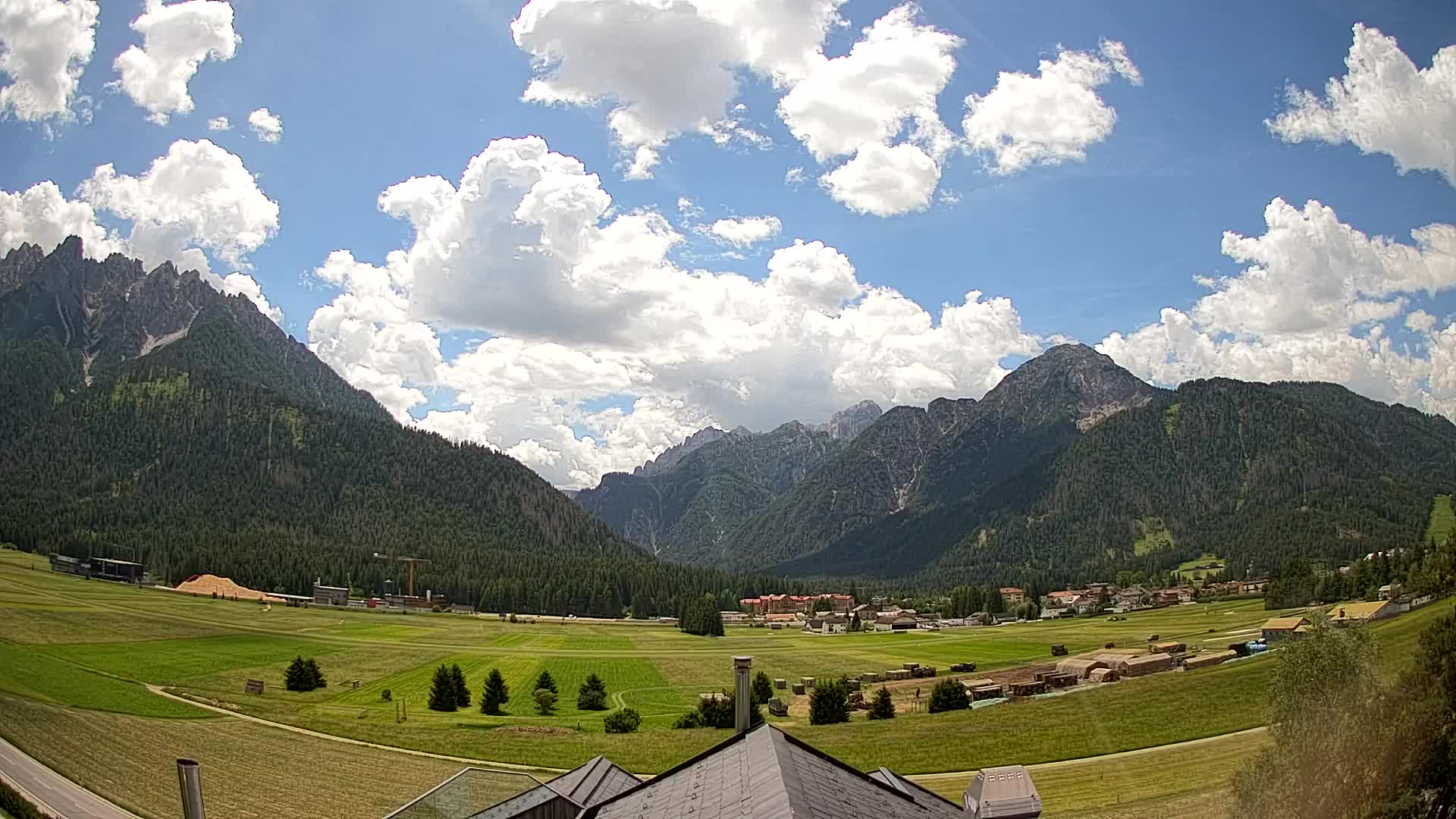 Web kamera Toblach Dolomiti – Pogled s Hotela Rosengarten