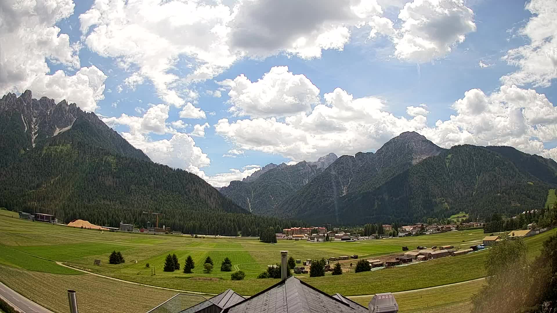 Webcam Toblach Dolomites – View from Hotel Rosengarten