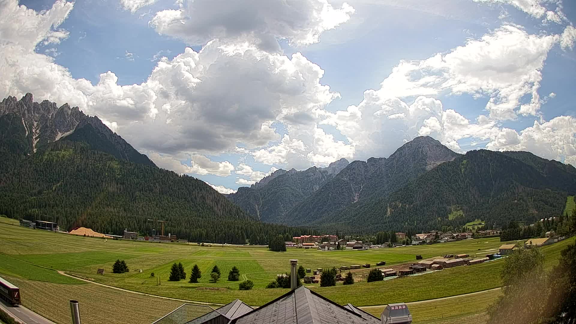 Spletna kamera Toblach Dolomiti – Pogled iz hotela Rosengarten
