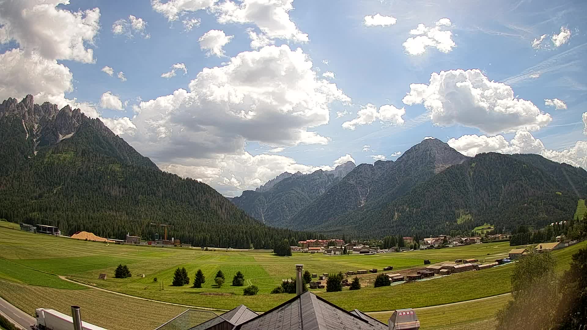 Webcam Toblach Dolomites – View from Hotel Rosengarten