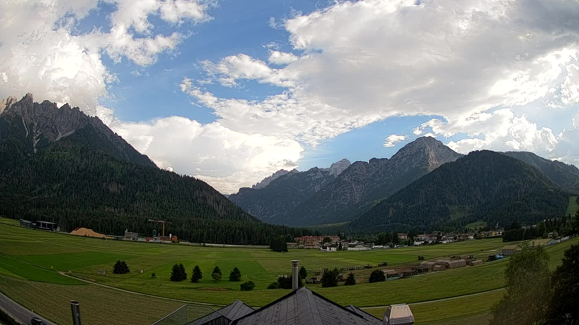 Web kamera Toblach Dolomiti – Pogled s Hotela Rosengarten