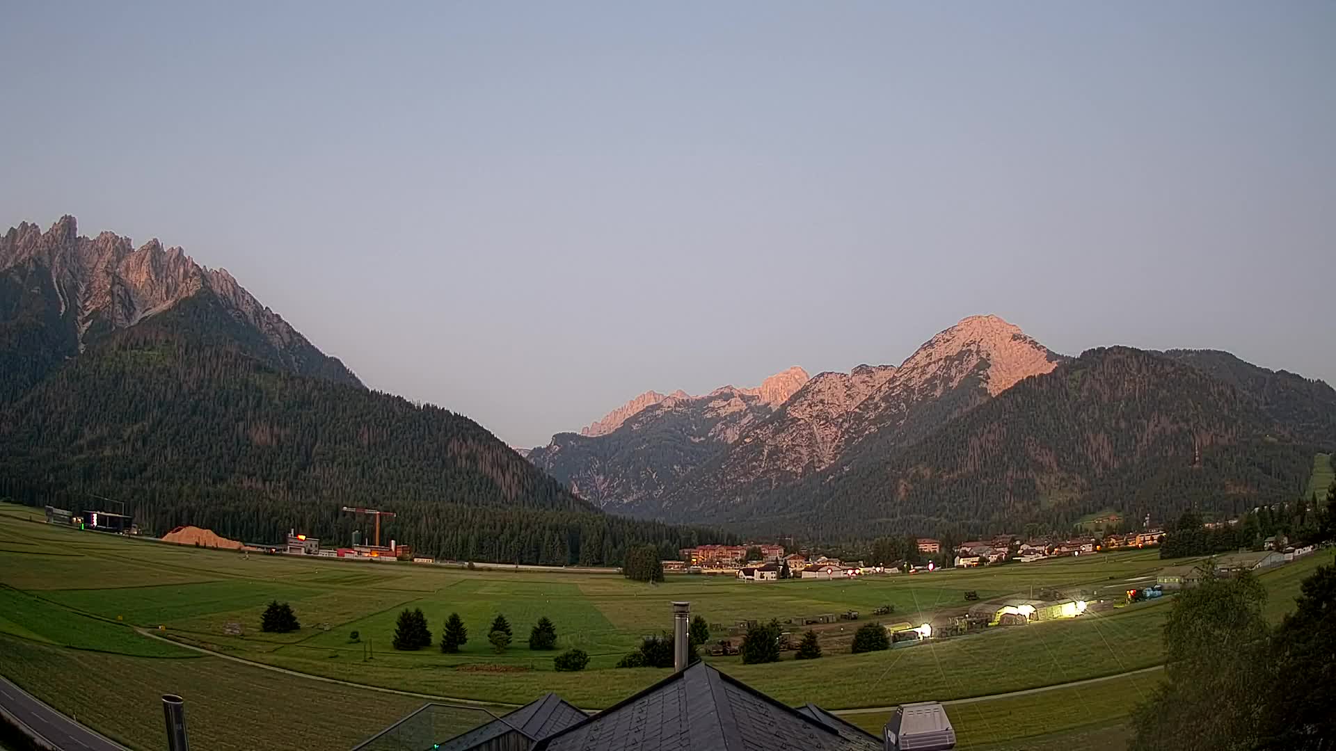Web kamera Toblach Dolomiti – Pogled s Hotela Rosengarten