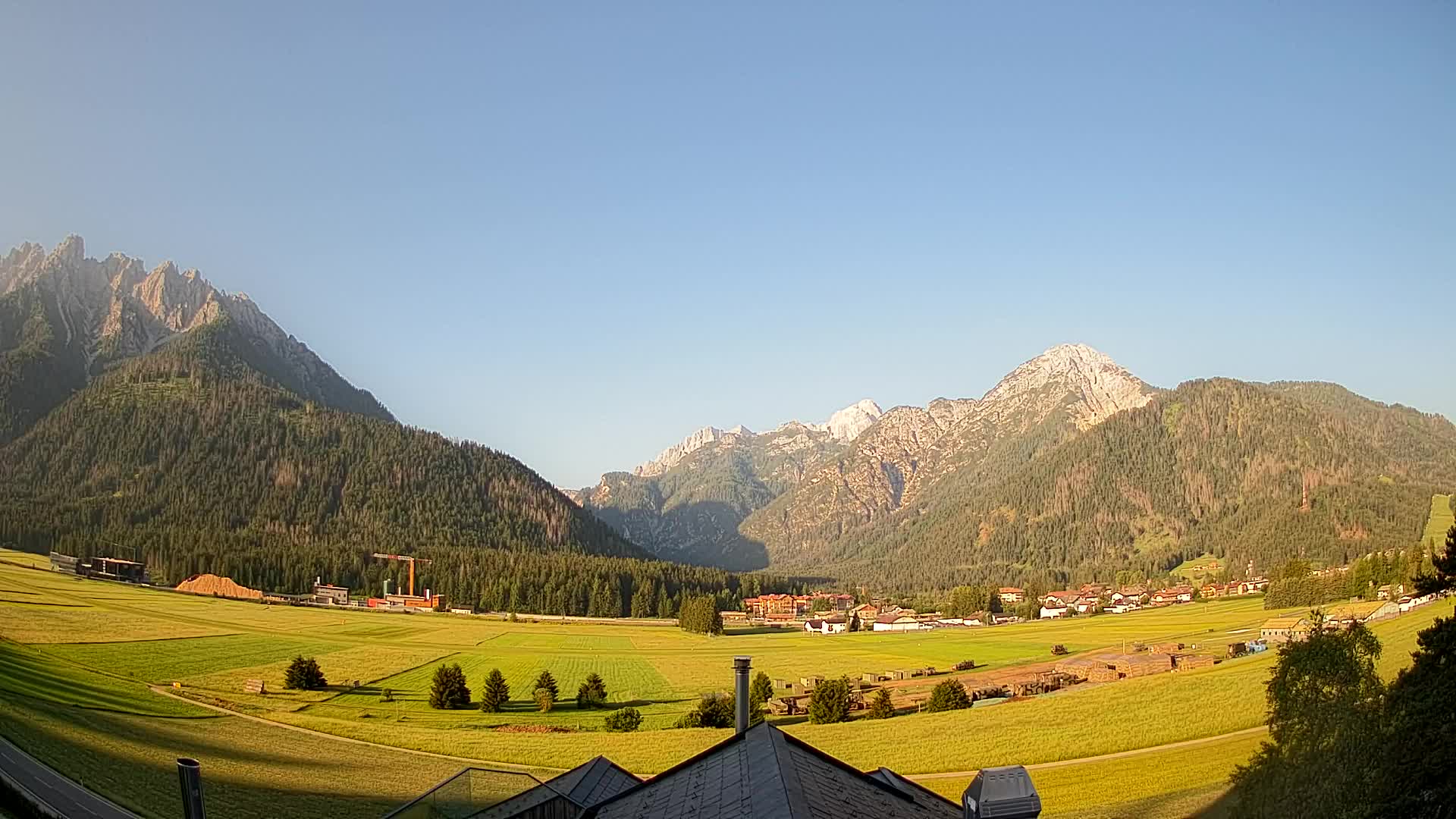 Web kamera Toblach Dolomiti – Pogled s Hotela Rosengarten