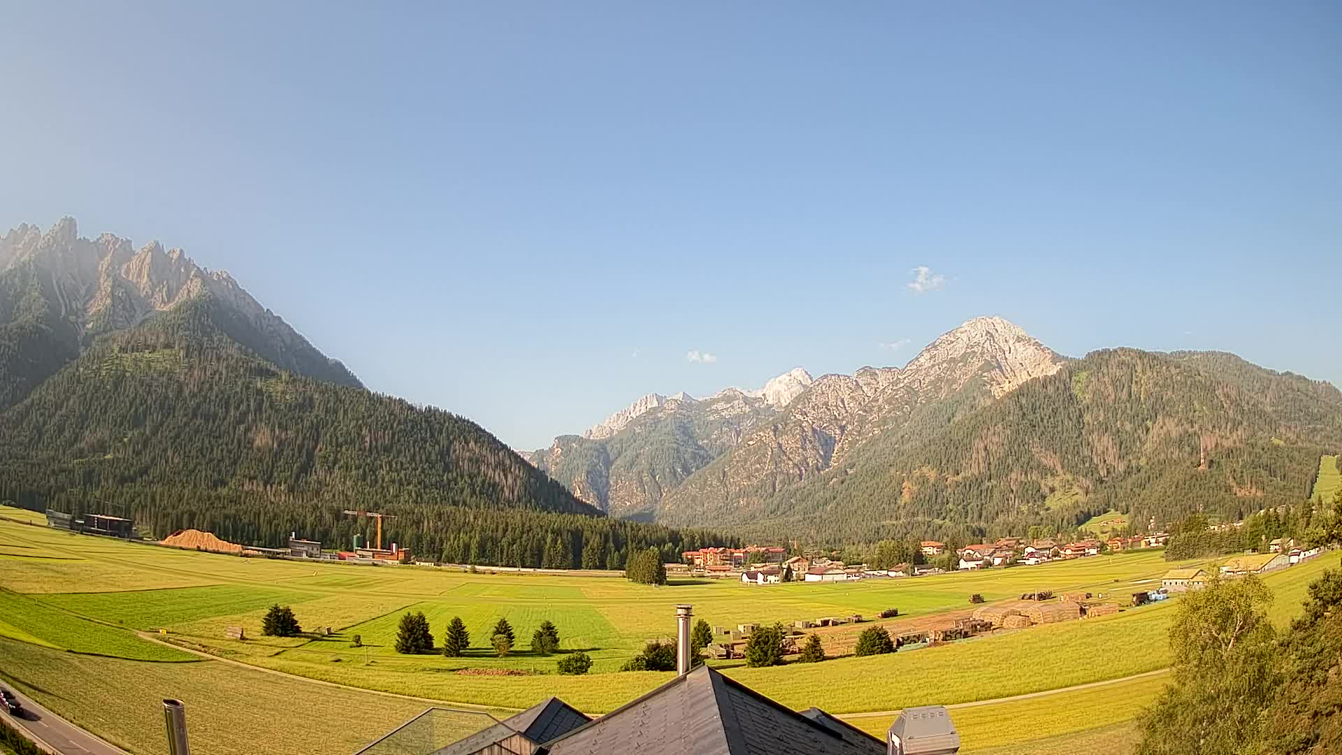 Spletna kamera Toblach Dolomiti – Pogled iz hotela Rosengarten