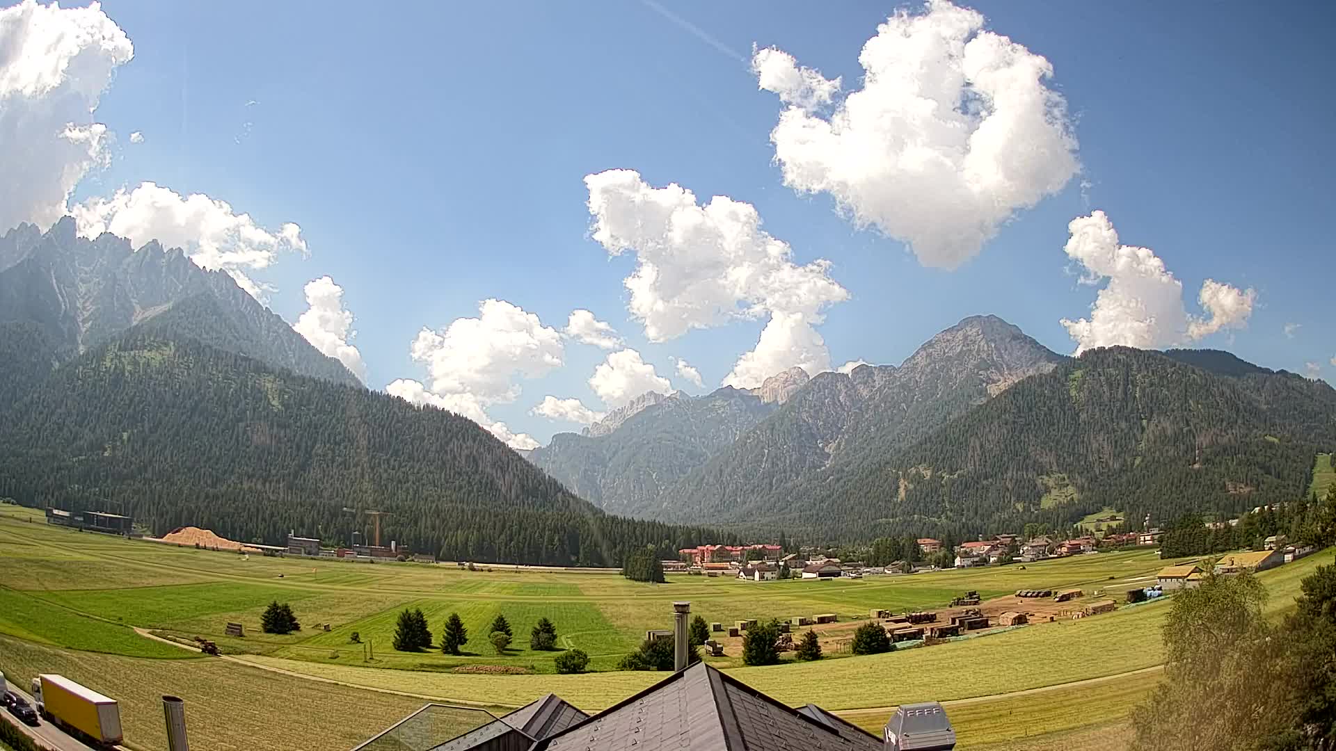 Web kamera Toblach Dolomiti – Pogled s Hotela Rosengarten