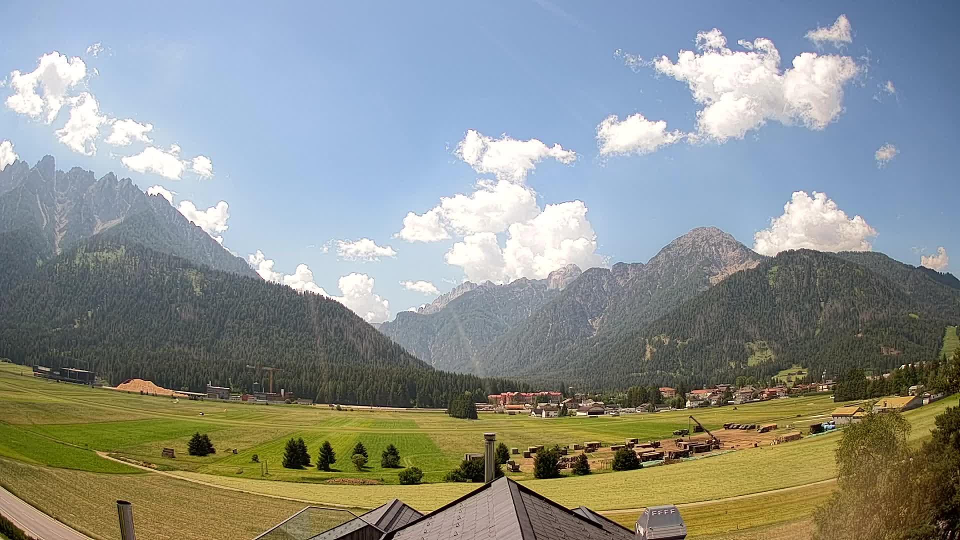Webcam Toblach Dolomites – View from Hotel Rosengarten