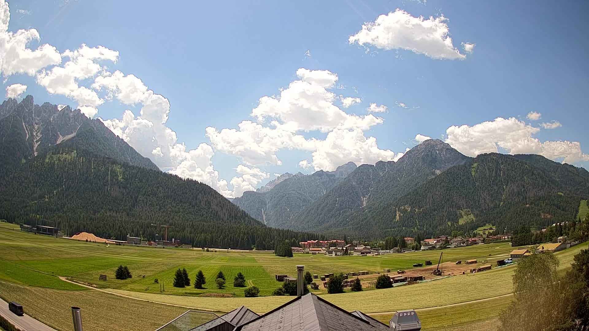 Webcam Toblach Dolomites – View from Hotel Rosengarten