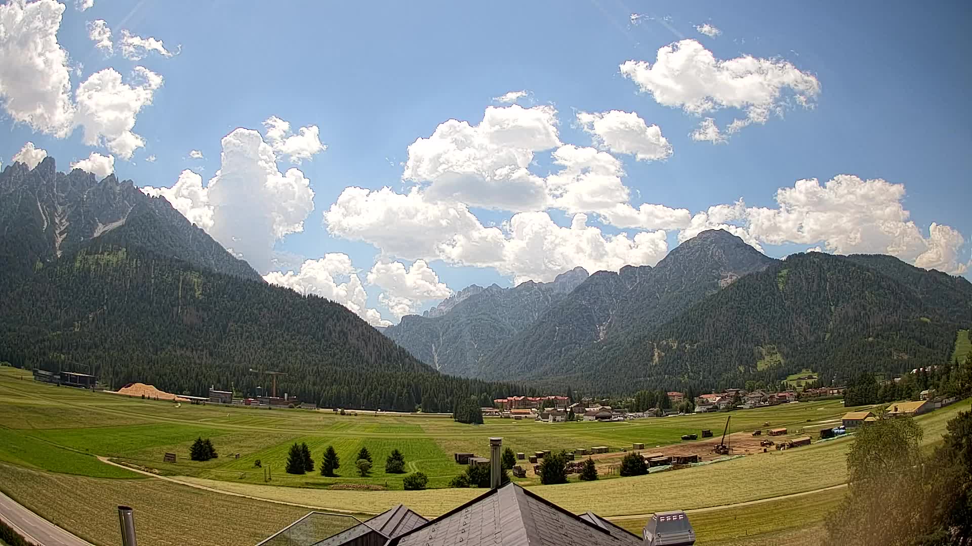 Web kamera Toblach Dolomiti – Pogled s Hotela Rosengarten