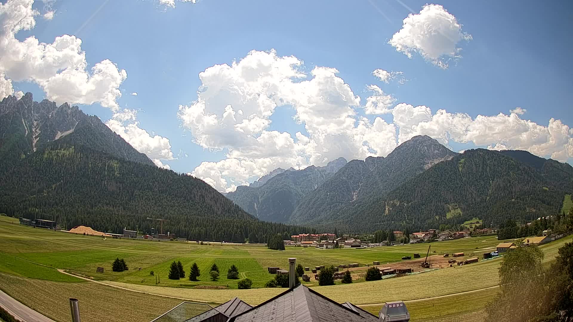 Webcam Toblach Dolomites – View from Hotel Rosengarten