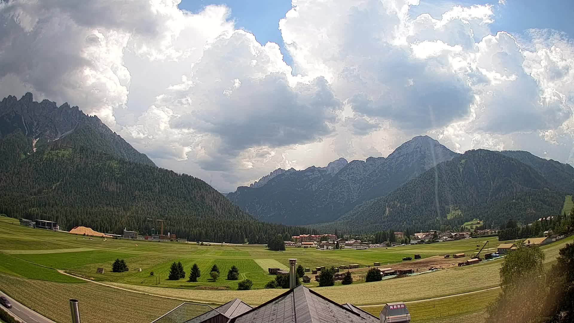 Webcam Toblach Dolomites – View from Hotel Rosengarten