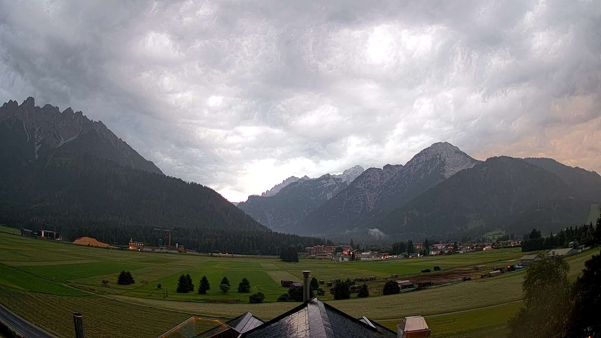 Webcam Toblach Dolomites – View from Hotel Rosengarten