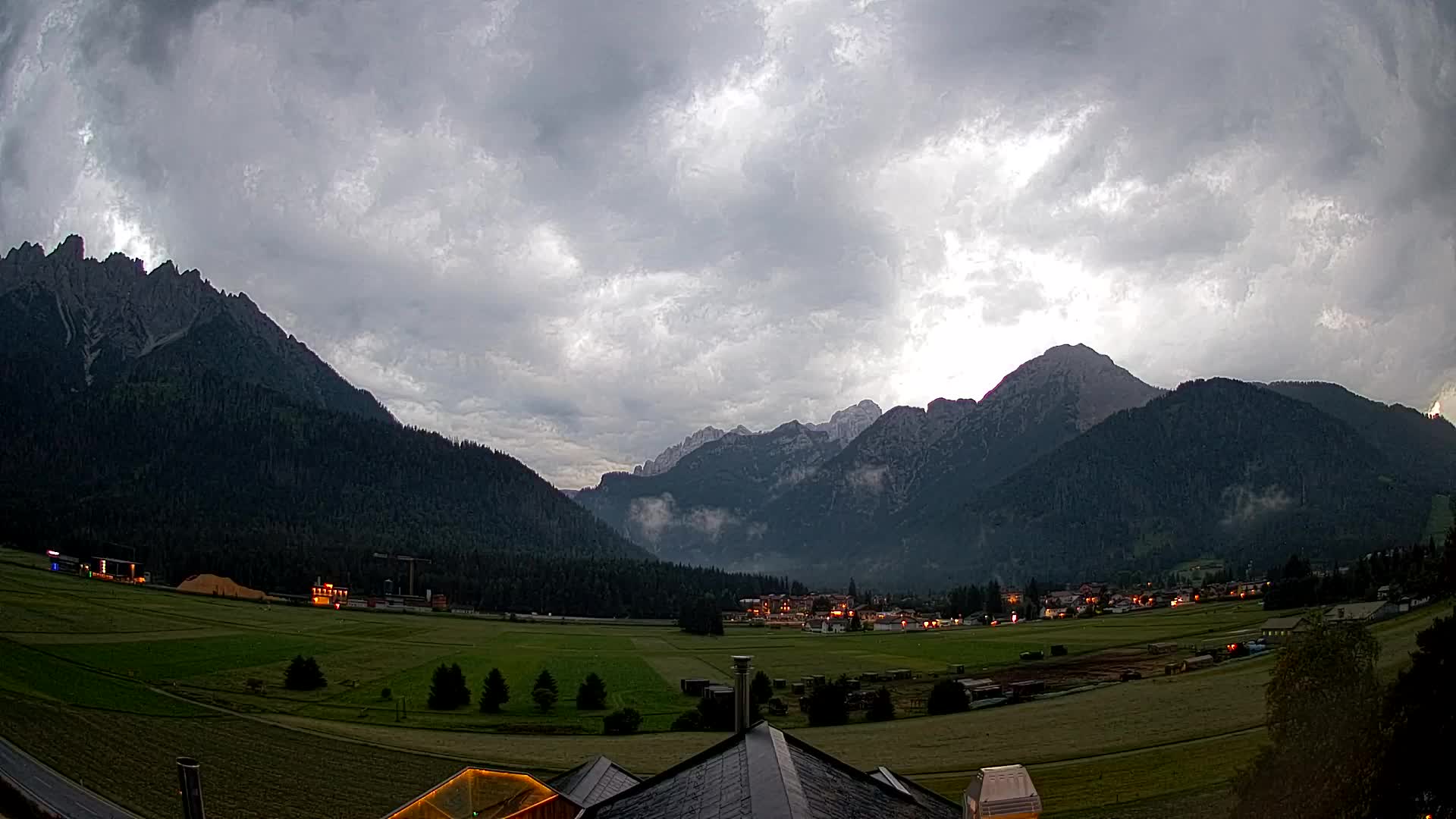 Webcam Toblach Dolomites – View from Hotel Rosengarten