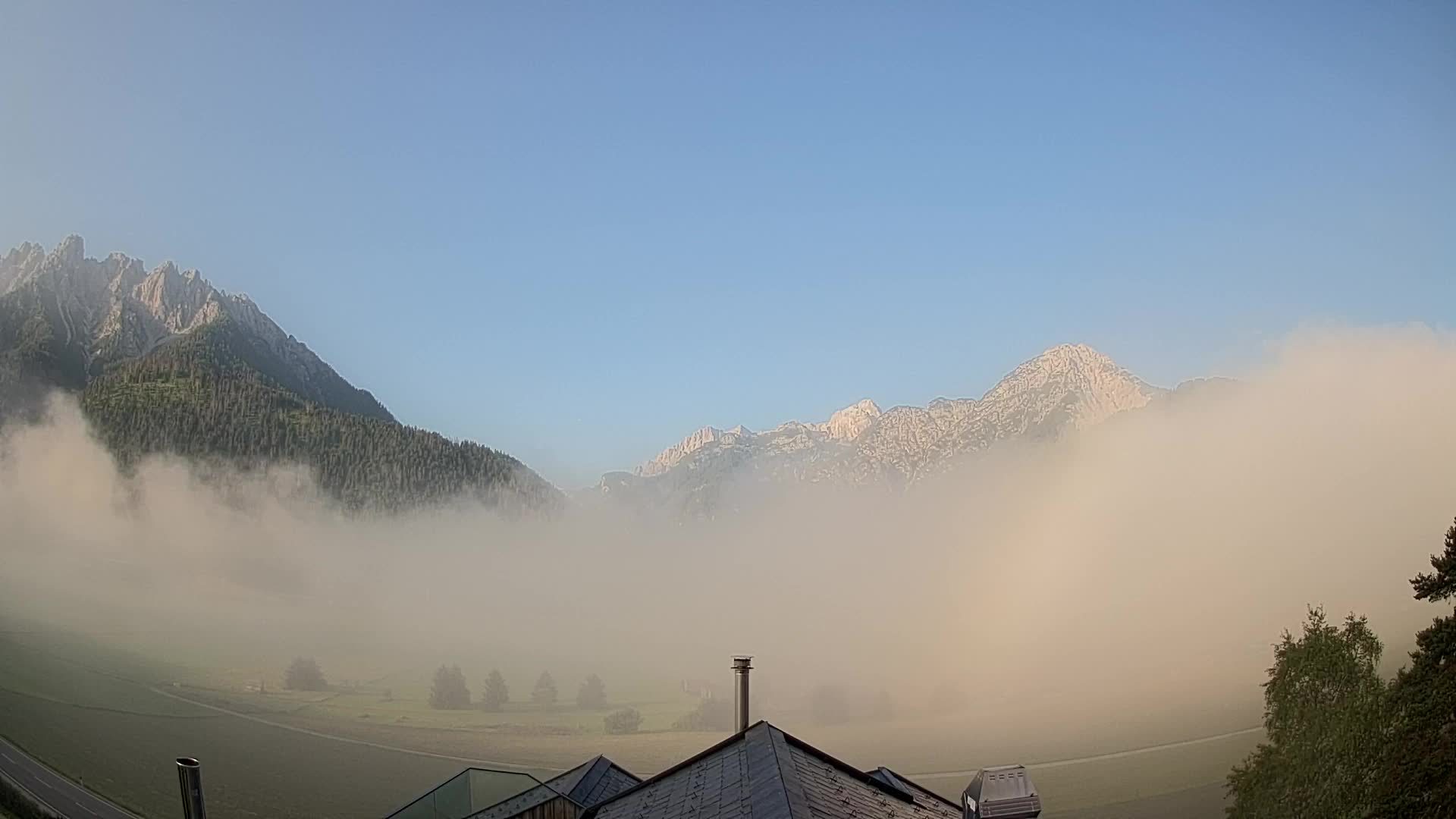Web kamera Toblach Dolomiti – Pogled s Hotela Rosengarten