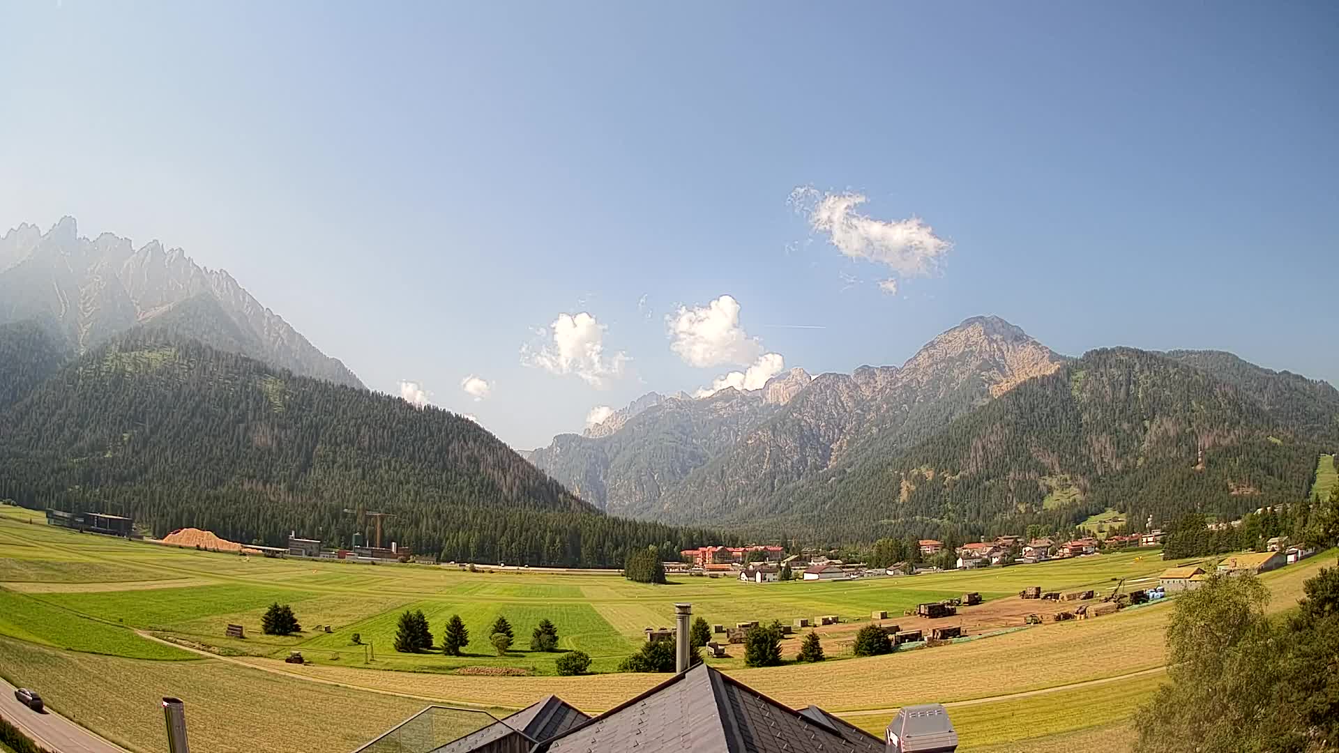 Webcam Toblach Dolomites – View from Hotel Rosengarten