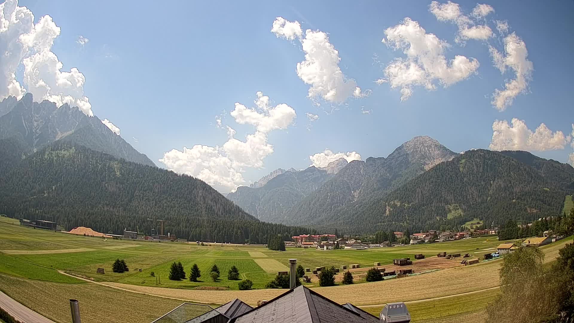Webcam Toblach Dolomites – View from Hotel Rosengarten