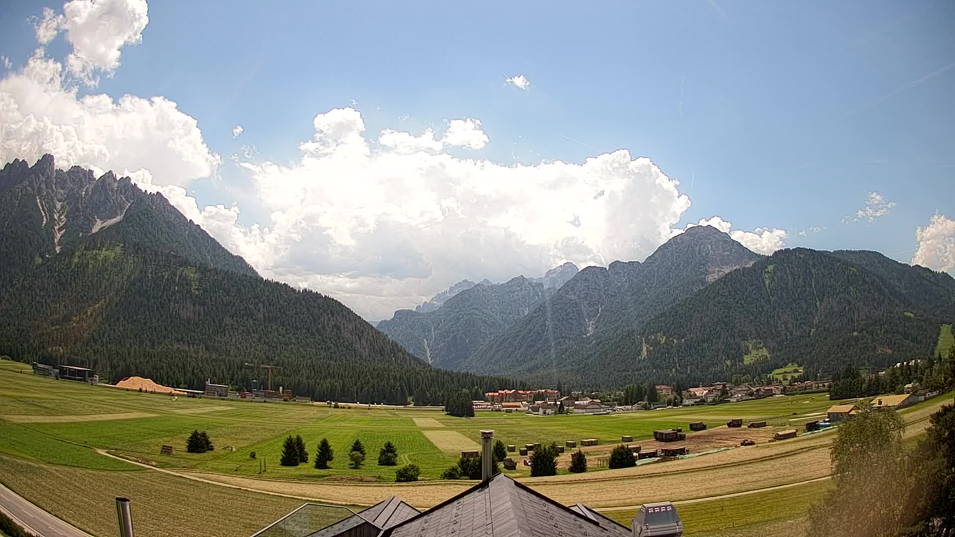 Spletna kamera Toblach Dolomiti – Pogled iz hotela Rosengarten