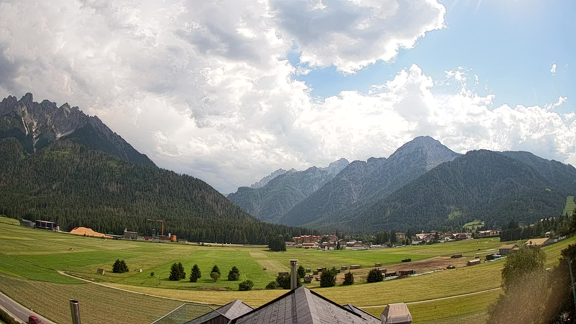 Web kamera Toblach Dolomiti – Pogled s Hotela Rosengarten