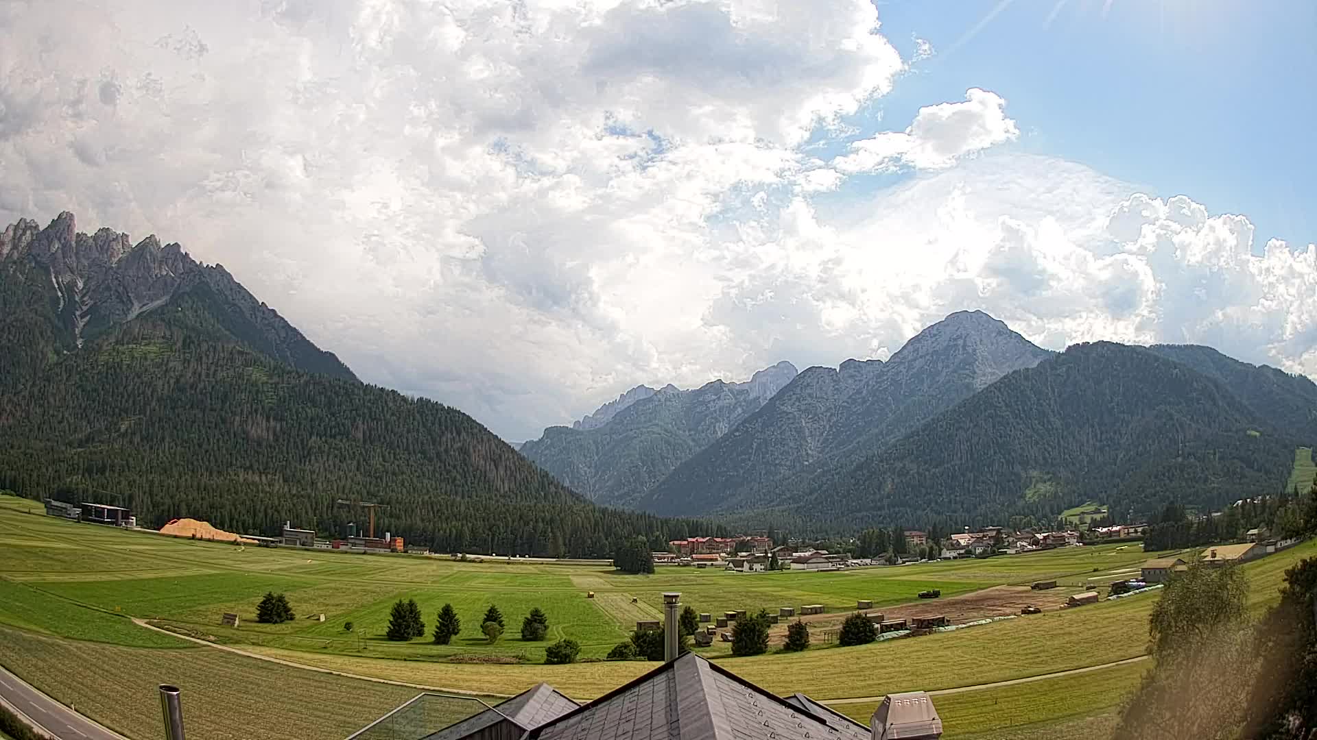Web kamera Toblach Dolomiti – Pogled s Hotela Rosengarten